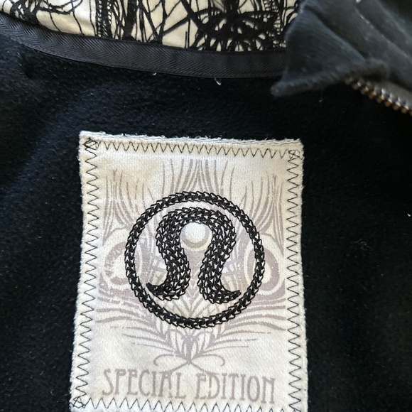 Lululemon Special Edition Scuba Hoodie (Detachable Sleeves) - Picture 5 of 16